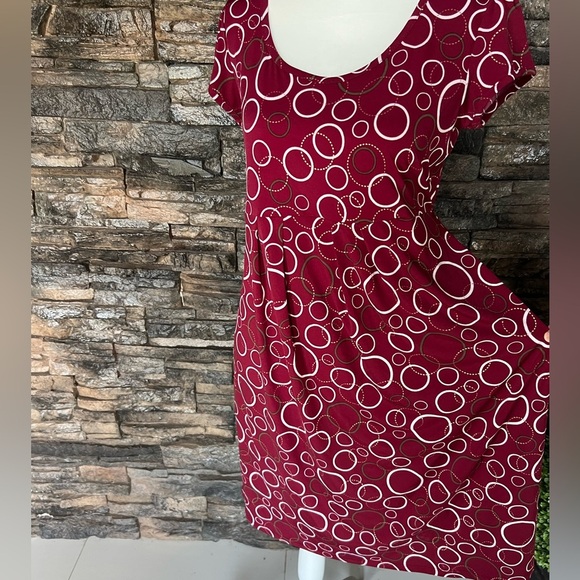 Motherhood Maternity Red Casual Midi Dress with Scoop - Picture 3 of 6